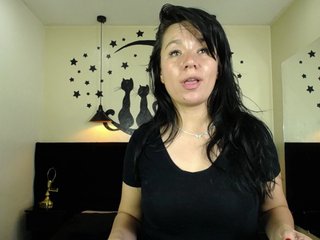 دردشة الفيديو المثيرة KattyyFoxx