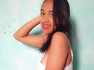 دردشة الفيديو المثيرة Keirah