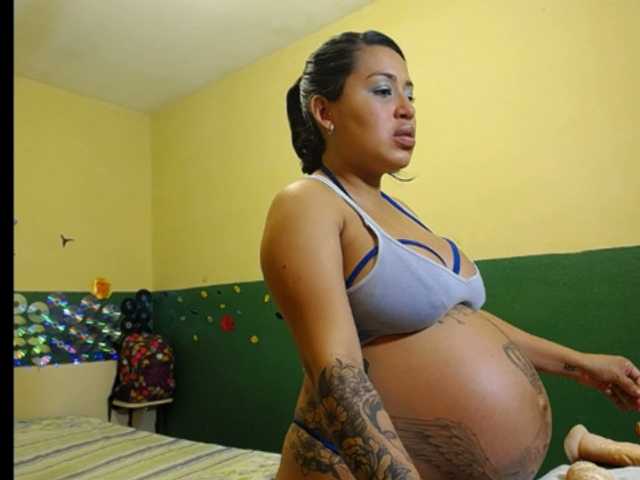 الصور kellylatinhot pregnancy