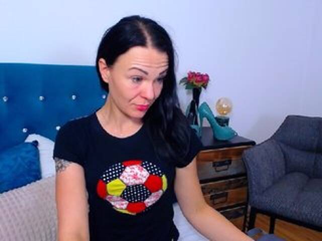 لقطات البث KendallLUXE