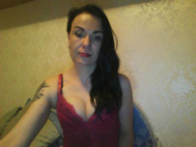 لقطات البث KendallLUXE