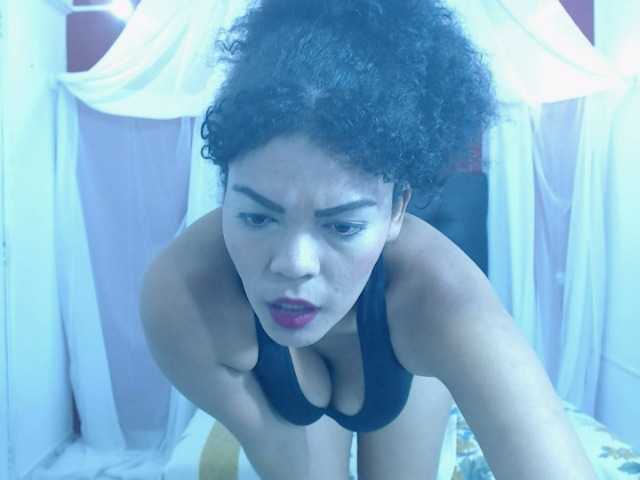 لقطات البث Kendra-Fox