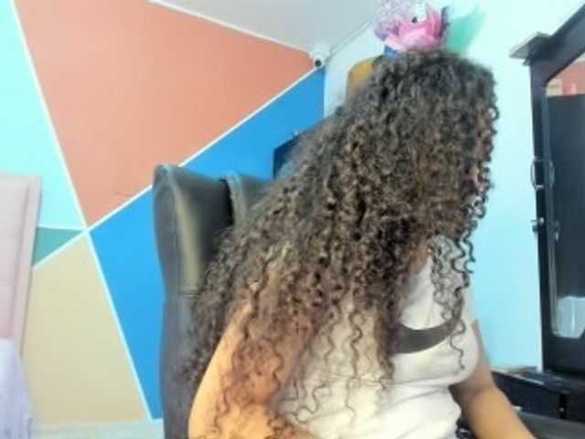 لقطات البث kiara-0