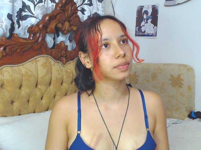 لقطات البث Kiaraleono13