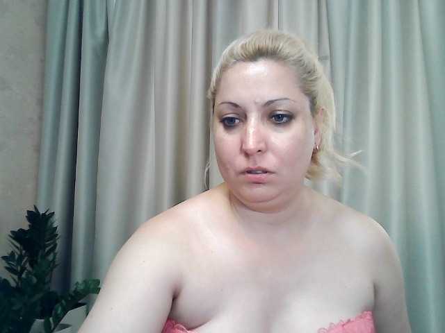 الصور KickaIricka I will add to my friends-20, view camera-25, show chest-40, open pussy -50, open asshole-70, show my holes -100.