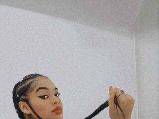 دردشة الفيديو المثيرة KILLAEBONY