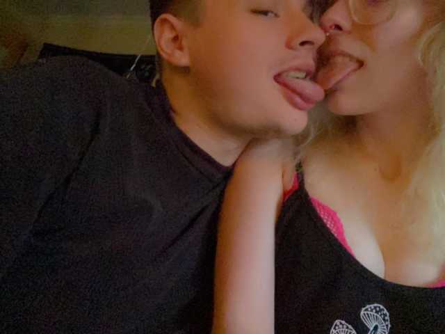 صورة الملف الشخصي kinkycouple420