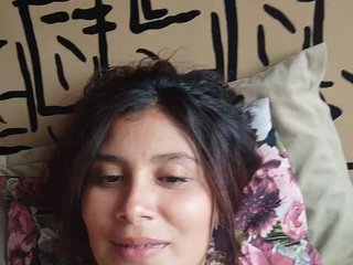 دردشة الفيديو المثيرة KinkyMila