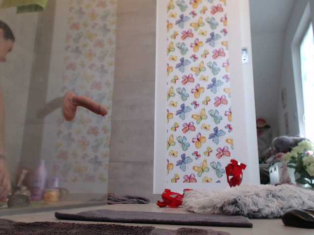 لقطات البث KinkyMoni