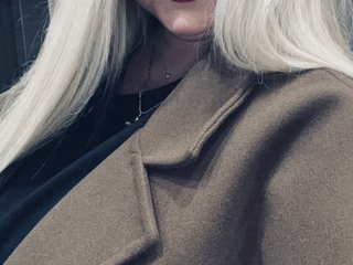 دردشة الفيديو المثيرة KiraMalina