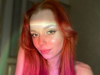 دردشة الفيديو المثيرة KiraSaud69