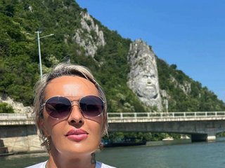 دردشة الفيديو المثيرة KirraWhite