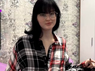 دردشة الفيديو المثيرة KittyNolick