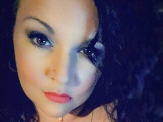 دردشة الفيديو المثيرة KittyTyler