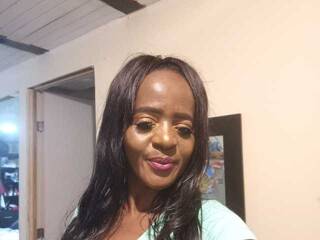 دردشة الفيديو المثيرة KLIARASWEET