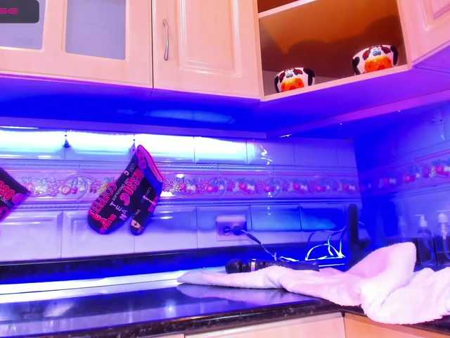 لقطات البث KloeAss