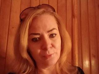 دردشة الفيديو المثيرة KlorissDenvi