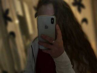 دردشة الفيديو المثيرة Krisosulka