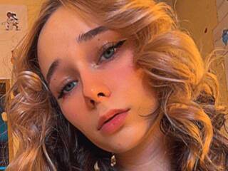 دردشة الفيديو المثيرة Kriss-add