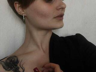 دردشة الفيديو المثيرة KylieBertie