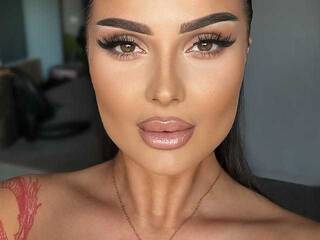 دردشة الفيديو المثيرة KylieSpicey