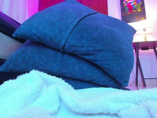 لقطات البث Laaura-Velez