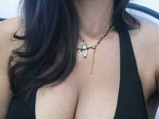 دردشة الفيديو المثيرة LadyAltea