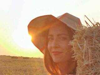 دردشة الفيديو المثيرة Ev-ge-sha