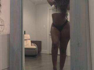 دردشة الفيديو المثيرة lanidangerous