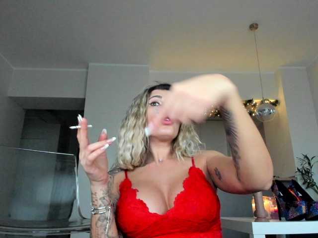 لقطات البث LaranyaHot