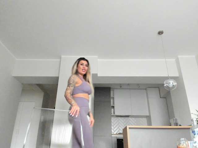 لقطات البث LaranyaHot