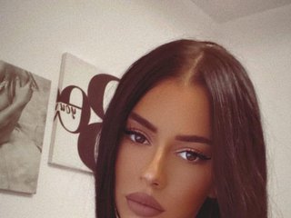 دردشة الفيديو المثيرة LaraShaw