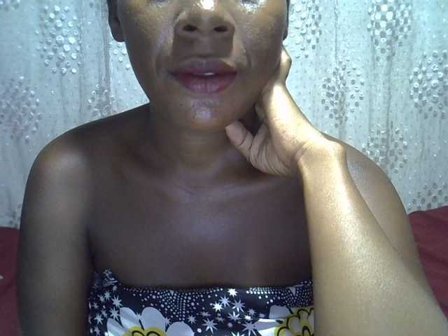 لقطات البث LatishaForYou