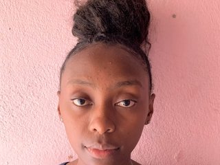 دردشة الفيديو المثيرة LatishaForYou