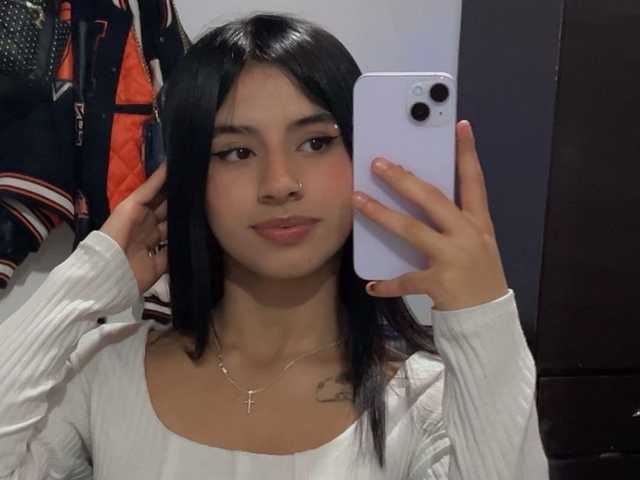 صورة الملف الشخصي Laura-Khalifa