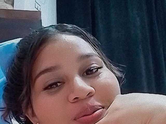 صورة الملف الشخصي LauraBree