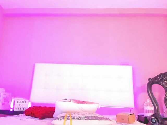 لقطات البث LauraThayer