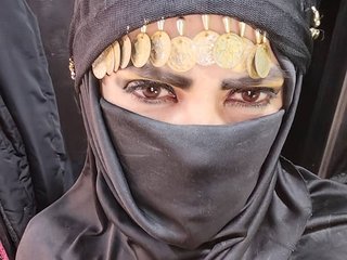 دردشة الفيديو المثيرة LaylaMustafa