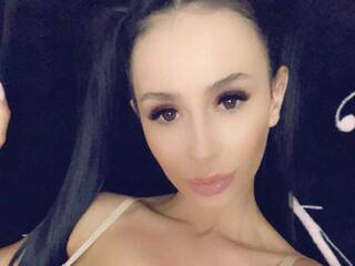 دردشة الفيديو المثيرة LaylaRad