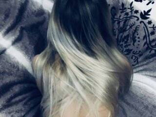 دردشة الفيديو المثيرة LeilaBlonde