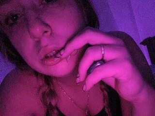 دردشة الفيديو المثيرة LekaAlena