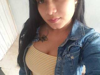 دردشة الفيديو المثيرة LenaBakeer