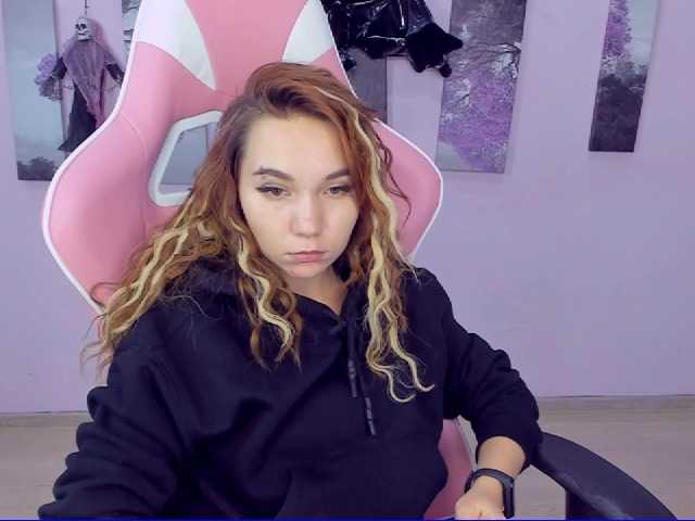 لقطات البث LessiFox