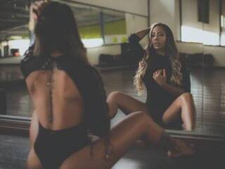 دردشة الفيديو المثيرة LexiGold