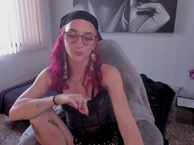 لقطات البث Liahilton