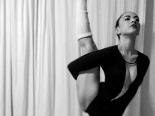 دردشة الفيديو المثيرة LiaMistic