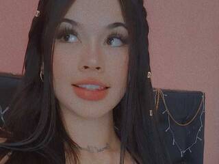 دردشة الفيديو المثيرة Lili-James