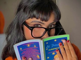 دردشة الفيديو المثيرة lili-swam