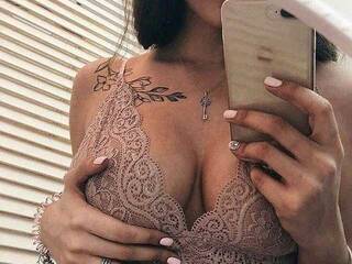 دردشة الفيديو المثيرة LiloSilver