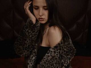 دردشة الفيديو المثيرة LilyEvanse